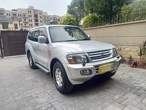 Mitsubishi Pajero GLX 3.5 2004 for Sale