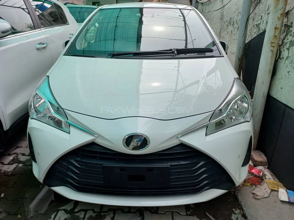 Toyota Vitz 2018 for Sale in Lahore Image-1