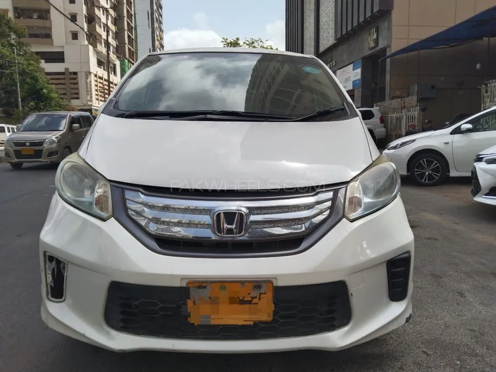 Honda Freed 2013 for Sale in Karachi Image-1
