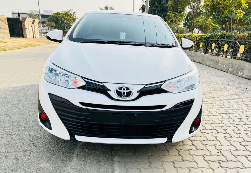 Toyota Yaris Sedan 2020 for Sale in Lahore Image-1