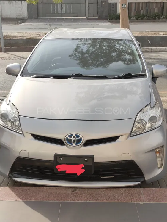 Toyota Prius 2013 for Sale in Lahore Image-1