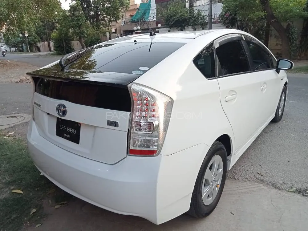 Toyota Prius 2010 for Sale in Lahore Image-1