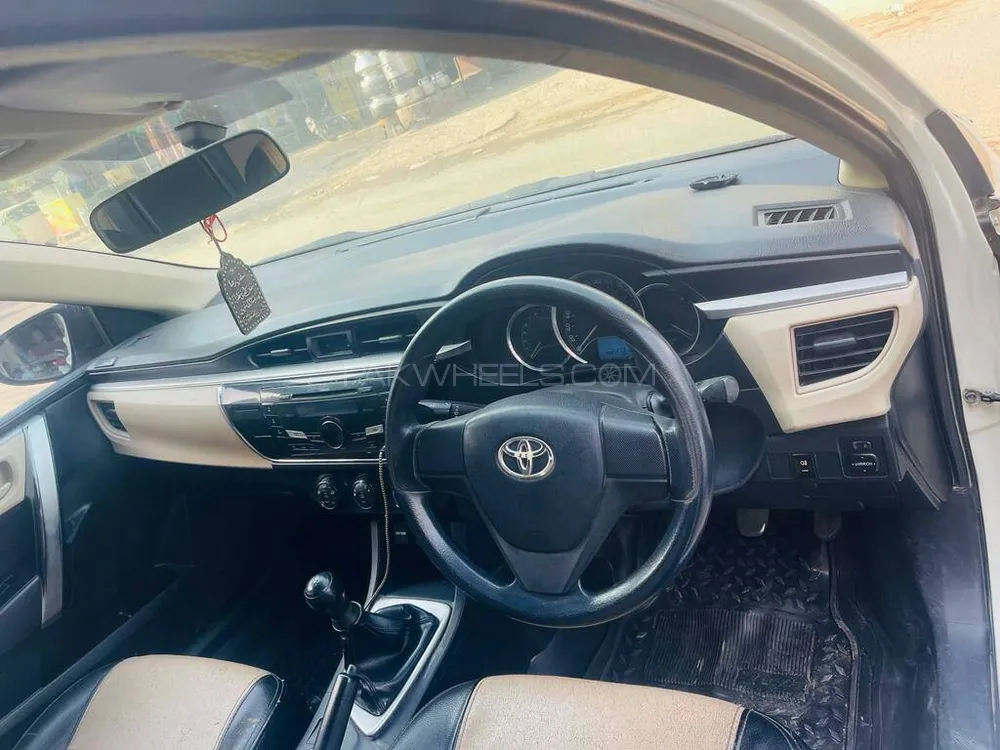 Toyota Corolla 2016 for Sale in Faisalabad Image-1