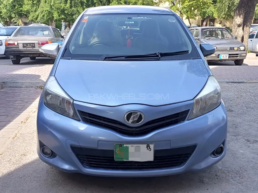 Toyota Vitz 2013 for Sale in Islamabad Image-1