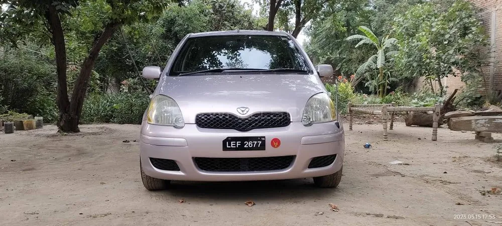 Toyota Vitz 2002 for Sale in Peshawar Image-1