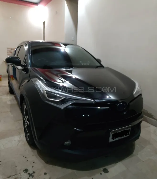 Toyota C-HR 2017 for Sale in Karachi Image-1