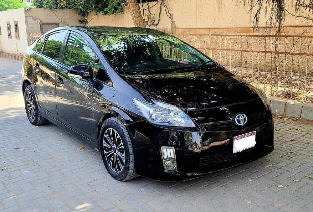 Toyota Prius 2010 for Sale in Karachi Image-1