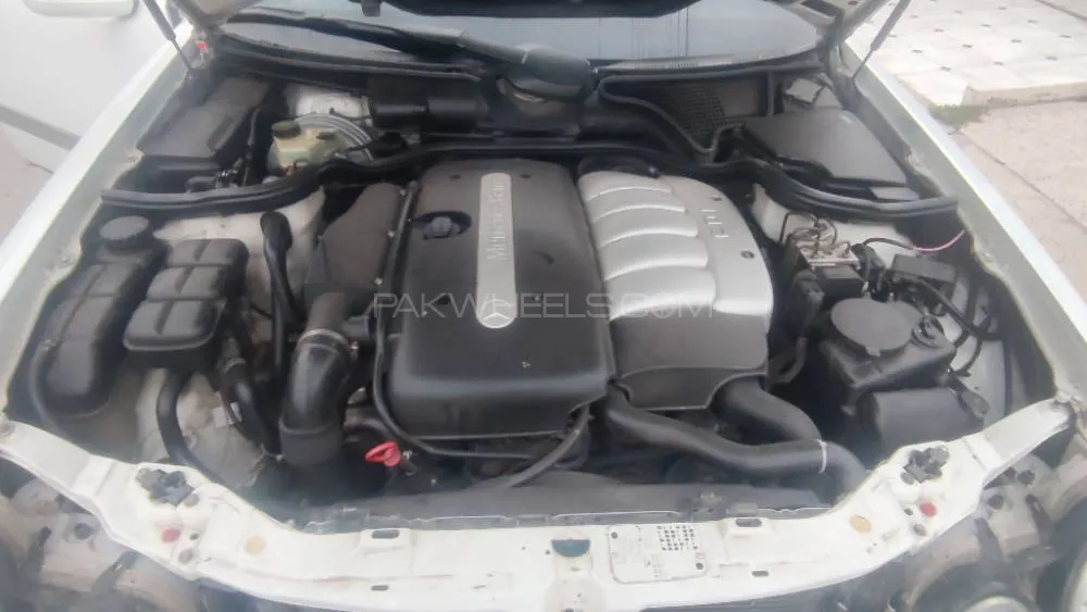 Mercedes Benz E Class 2002 for Sale in Peshawar Image-1