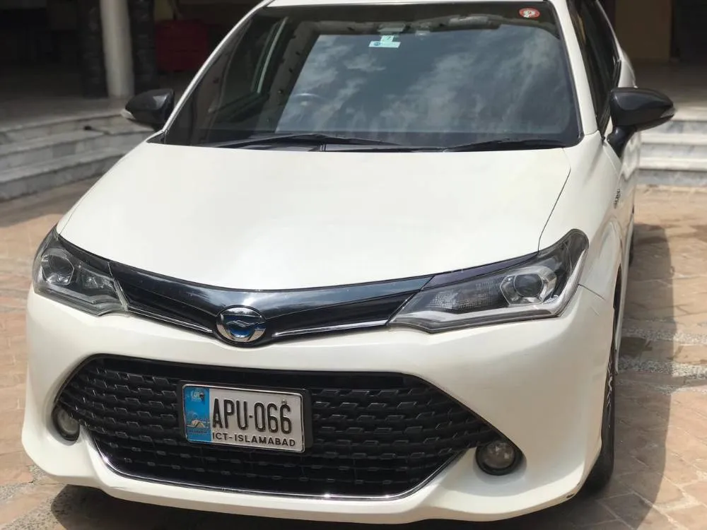 Toyota Corolla Axio 2017 for Sale in Islamabad Image-1