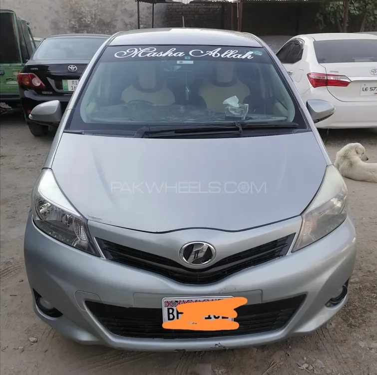 Toyota Vitz 2013 for Sale in Islamabad Image-1