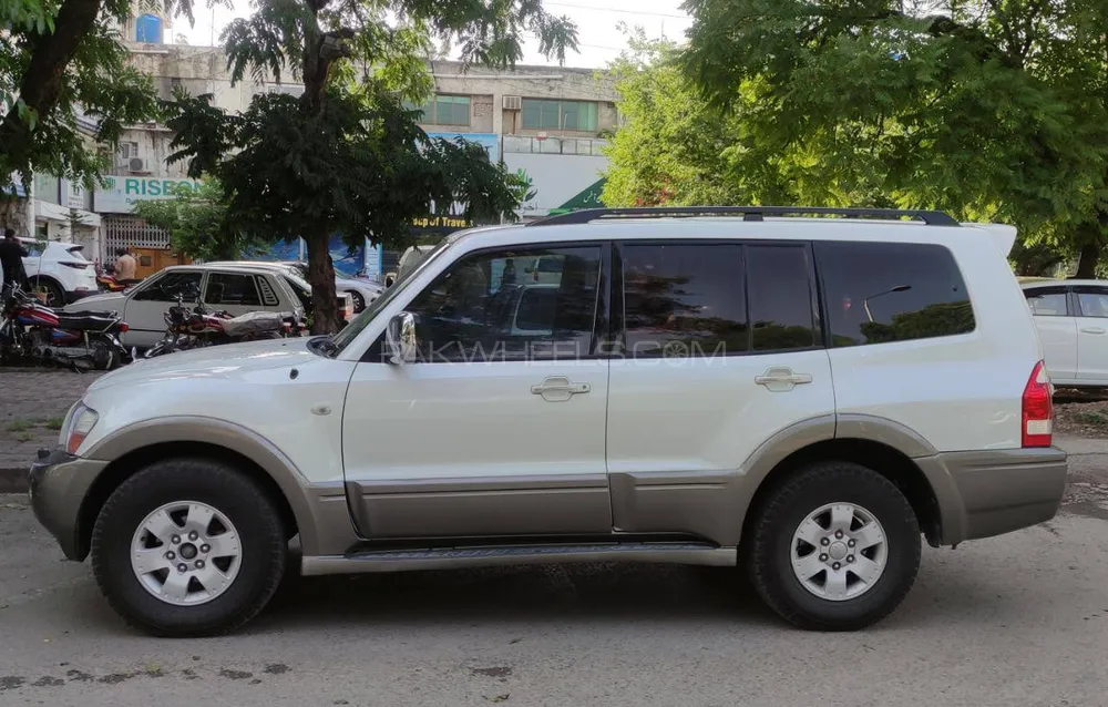 Mitsubishi Pajero 2005 for Sale in Taxila Image-1