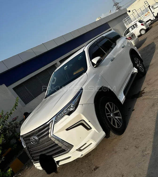 Toyota Fortuner 2018 for Sale in Faisalabad Image-1