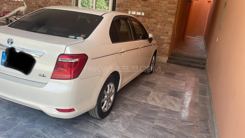 Toyota Corolla Axio 2015 for Sale in Peshawar Image-1