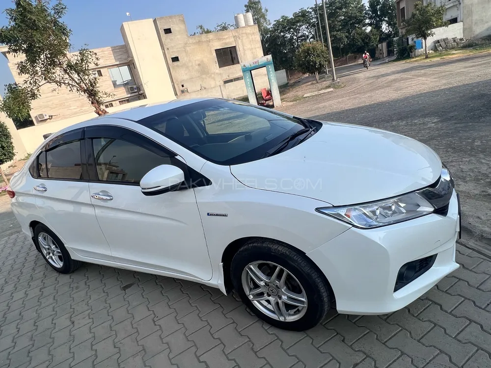 Honda Grace Hybrid 2015 for Sale in Lahore Image-1