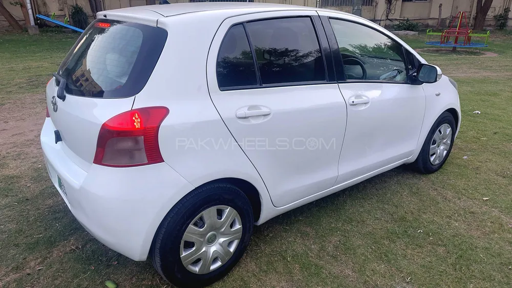 Toyota Vitz 2007 for Sale in Islamabad Image-1