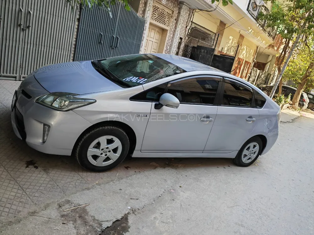 Toyota Prius 2013 for Sale in Rawalpindi Image-1