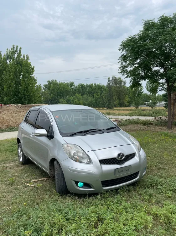 Toyota Vitz 2010 for Sale in Peshawar Image-1