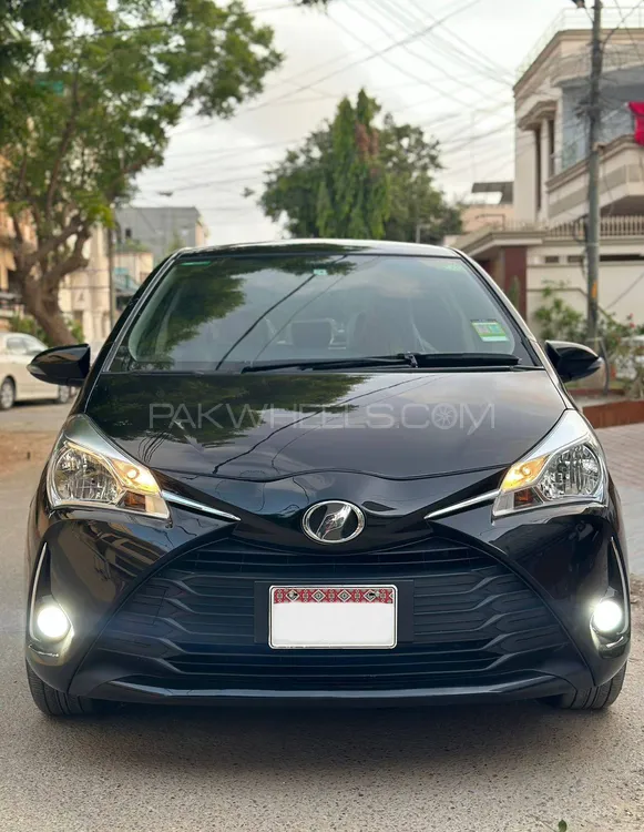 Toyota Vitz 2018 for Sale in Karachi Image-1