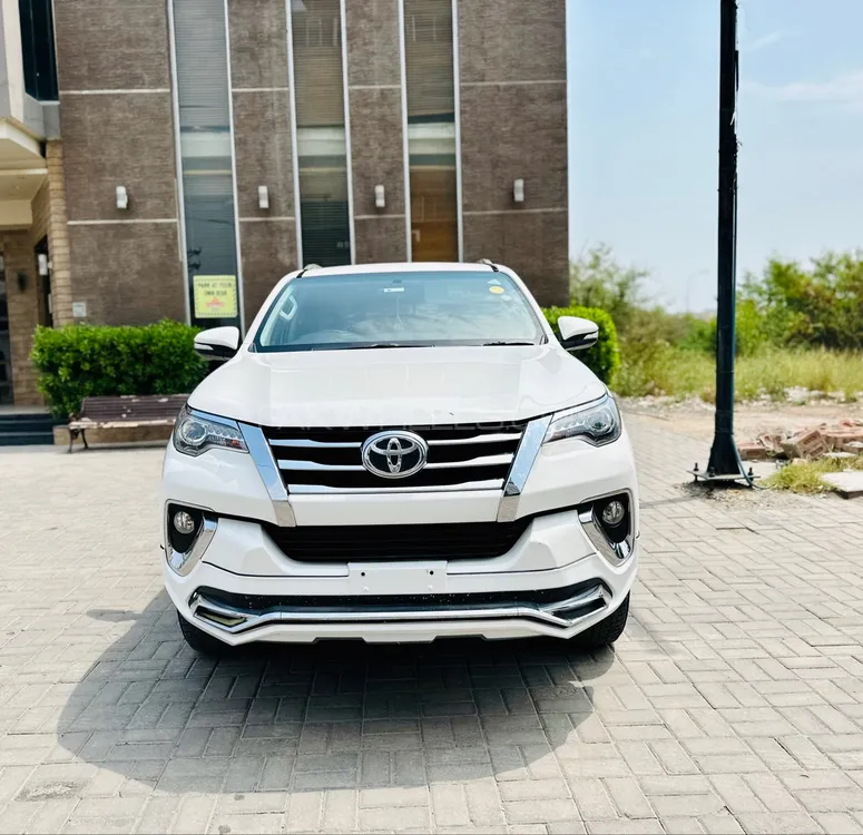 Toyota Fortuner 2018 for Sale in Faisalabad Image-1