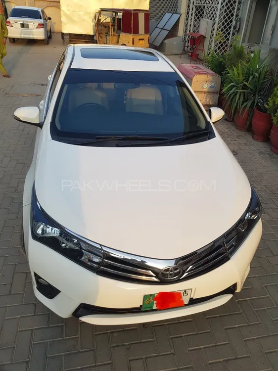 Toyota Corolla 2015 for Sale in Peshawar Image-1