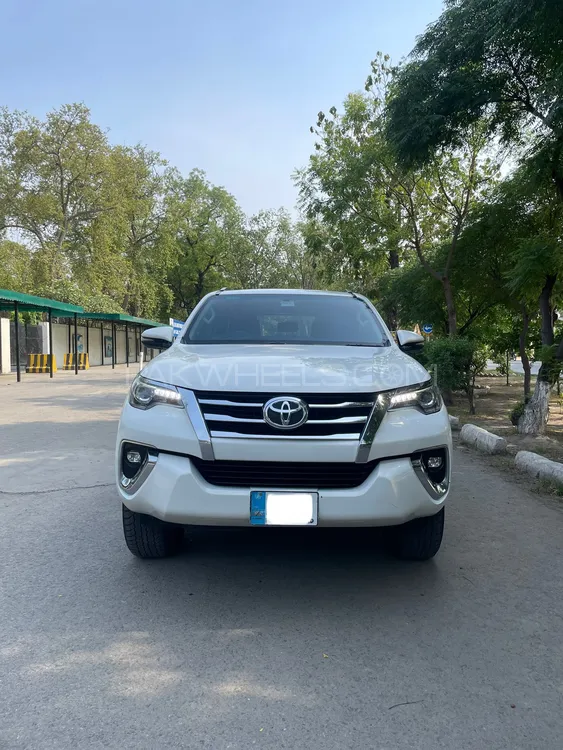 Toyota Fortuner 2018 for Sale in Lahore Image-1