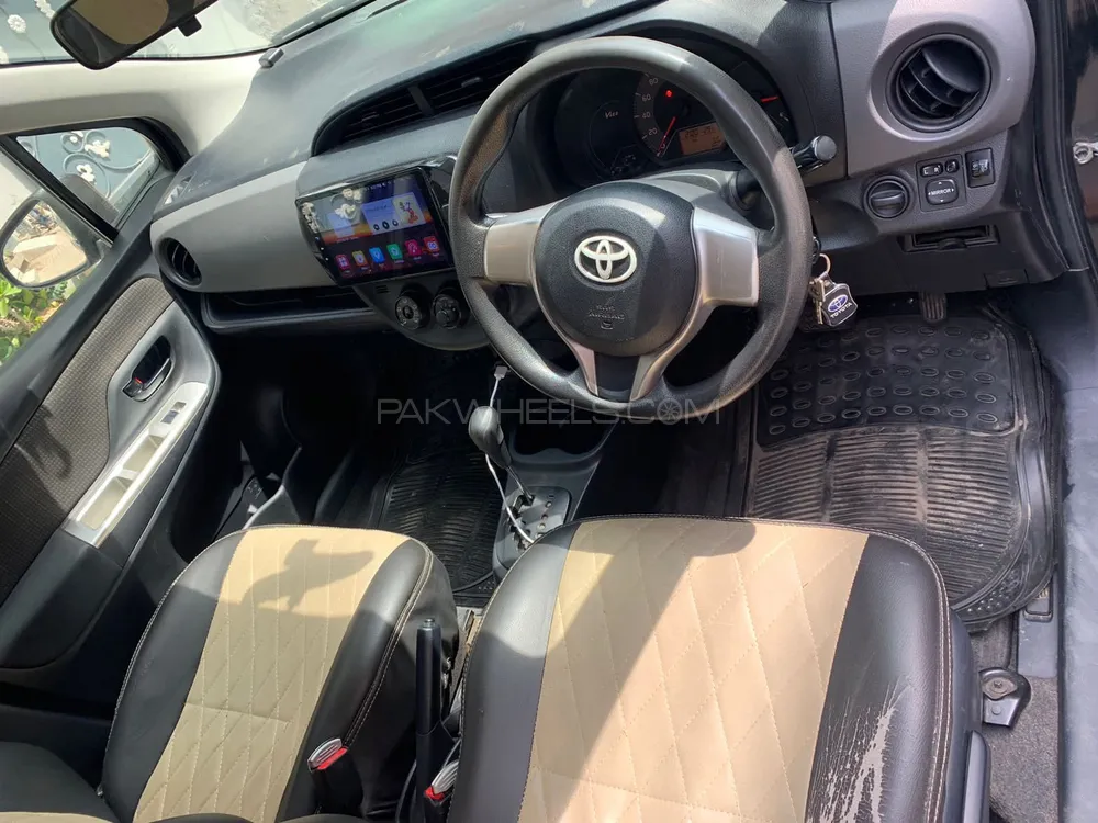 Toyota Vitz 2018 for Sale in Sialkot Image-1