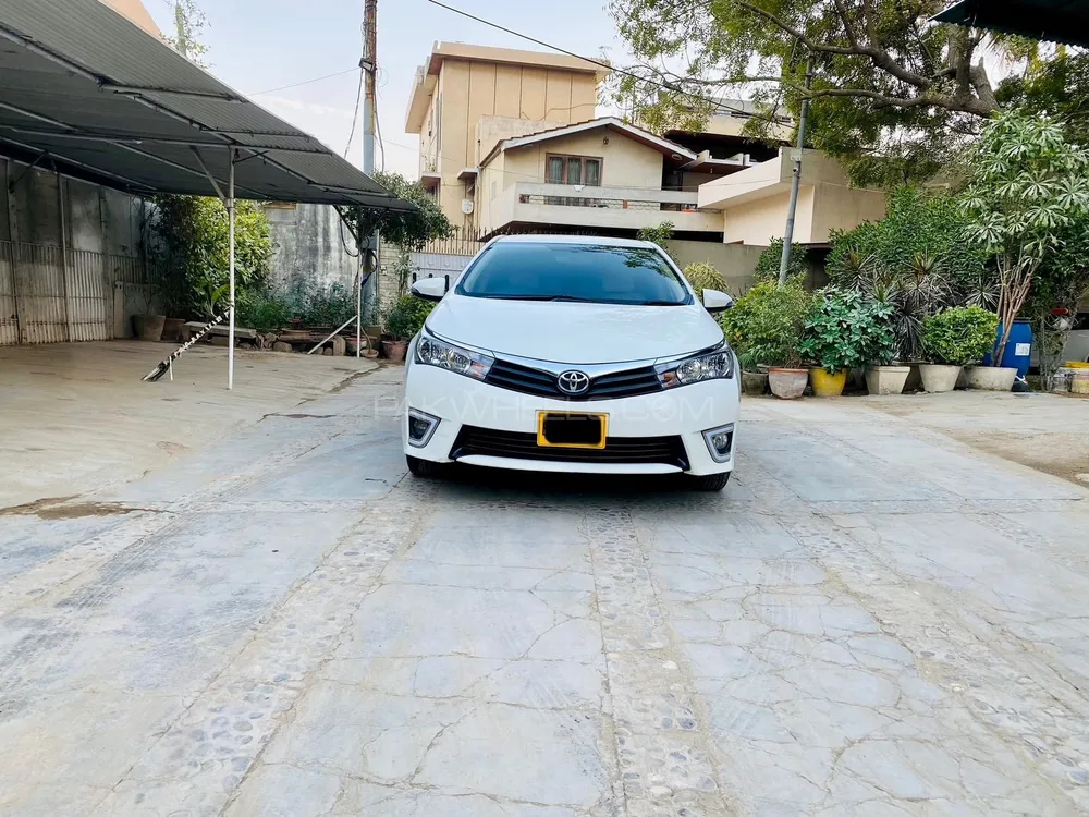 Toyota Corolla 2015 for Sale in Karachi Image-1