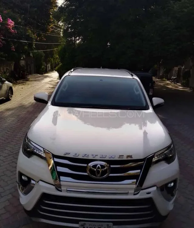 Toyota Fortuner 2021 for Sale in Lahore Image-1