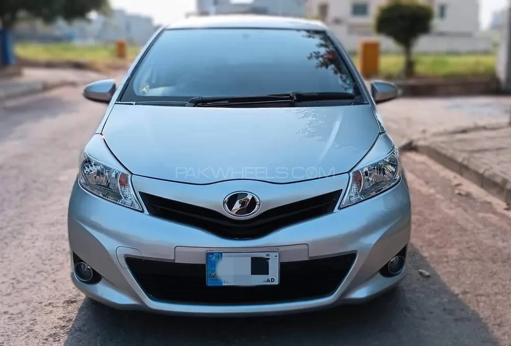 ٹویوٹا ویٹز 2013 for Sale in سیالکوٹ Image-1