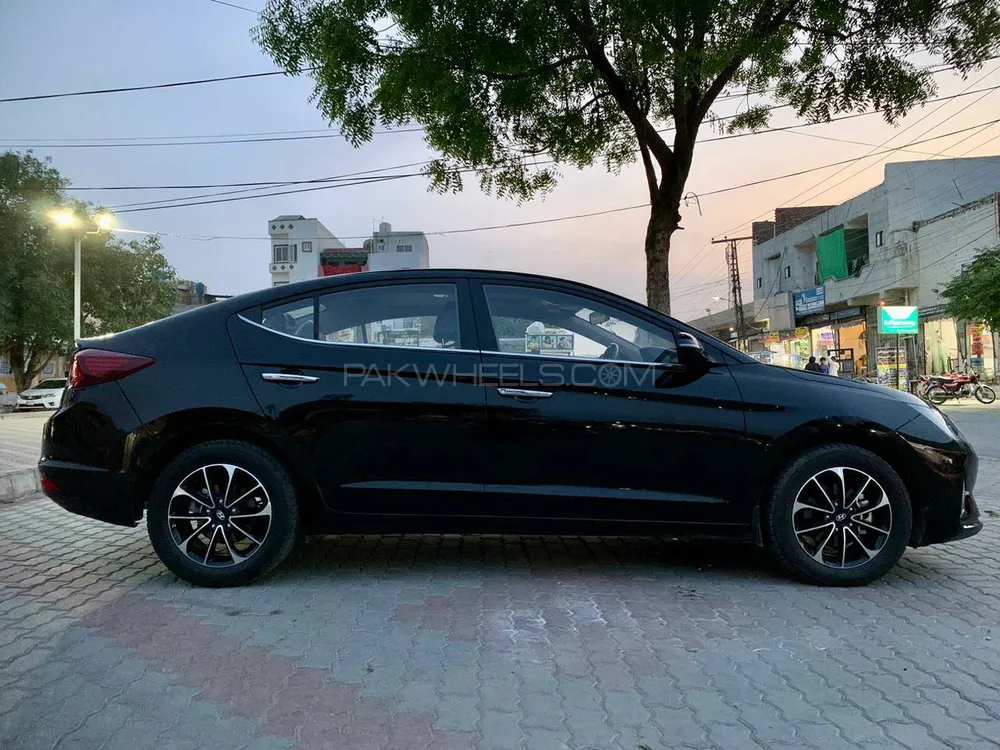 Hyundai Elantra 2022 for Sale in Lahore Image-1