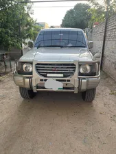 Mitsubishi Pajero Exceed 3.5 1992 for Sale