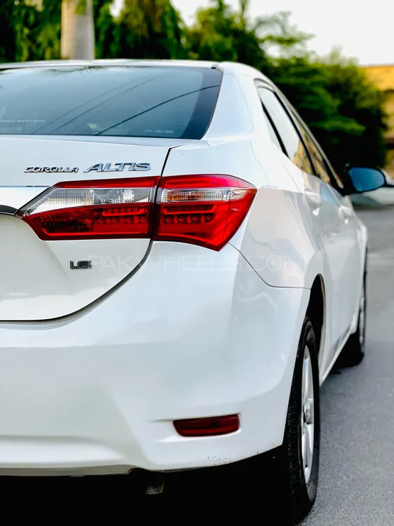 Toyota Corolla 2015 for Sale in Faisalabad Image-1