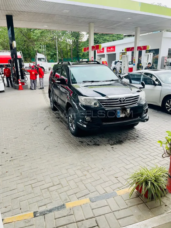 Toyota Fortuner 2015 for Sale in Islamabad Image-1