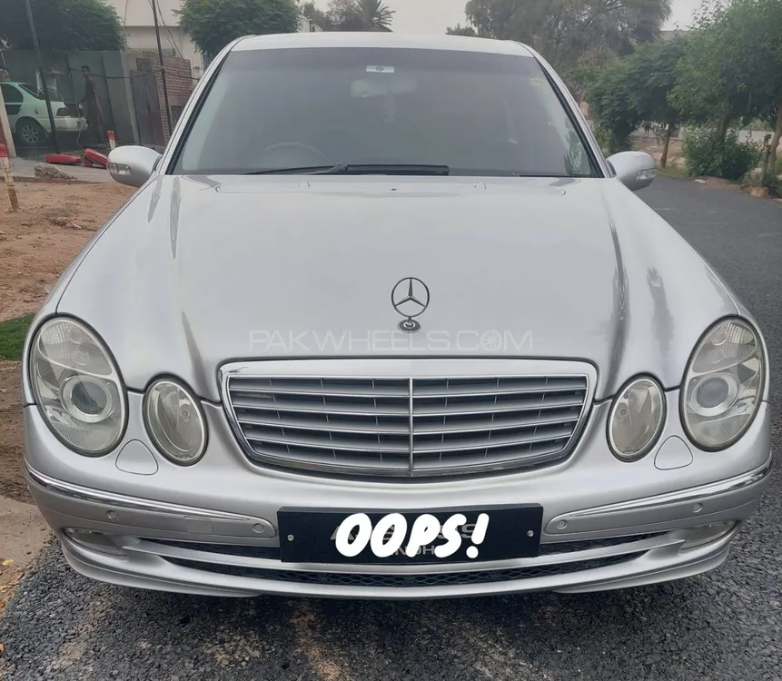 Mercedes Benz E Class 2004 for Sale in Sargodha Image-1
