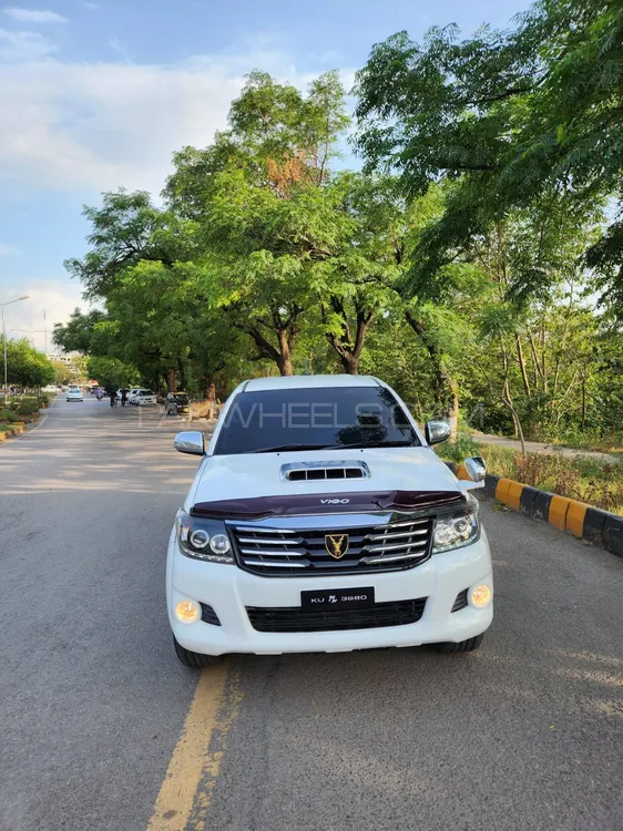 Toyota Hilux 2013 for Sale in Islamabad Image-1