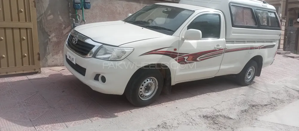 Toyota Hilux 2012 for Sale in Taxila Image-1