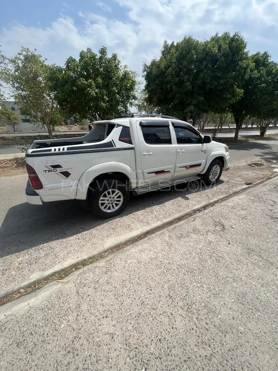 Toyota Hilux 2014 for Sale in Lahore Image-1