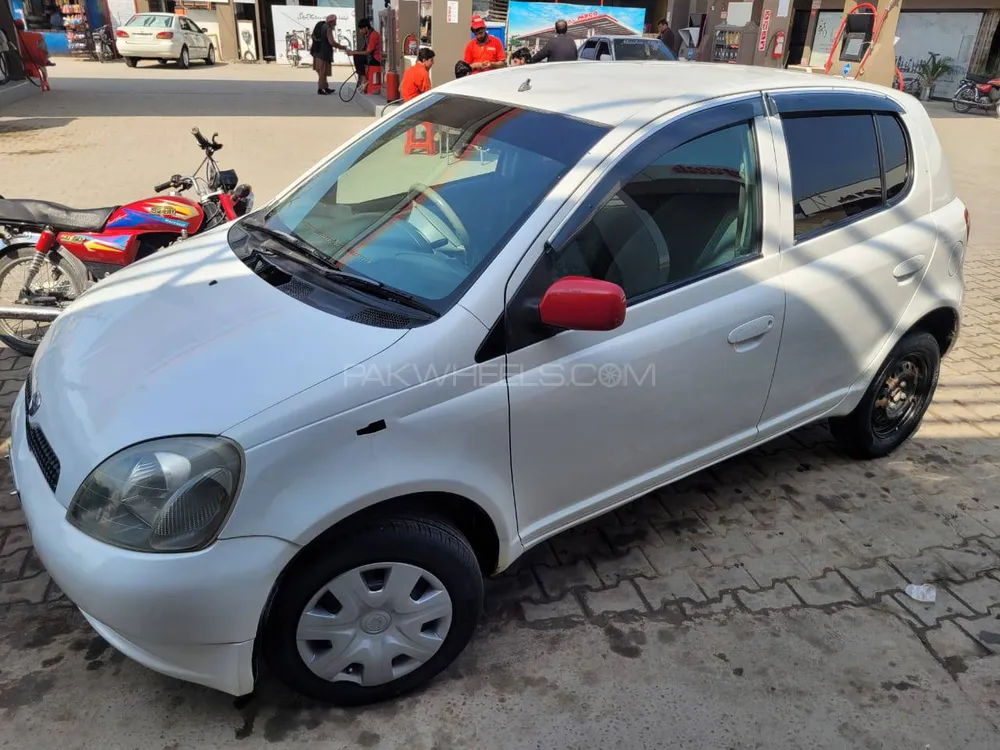Toyota Vitz 2001 for Sale in Kohat Image-1