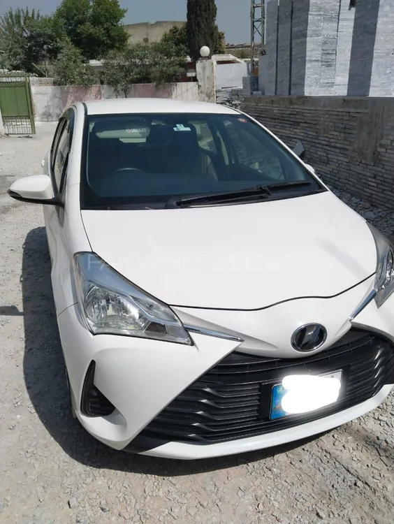 Toyota Vitz 2017 for Sale in Mardan Image-1