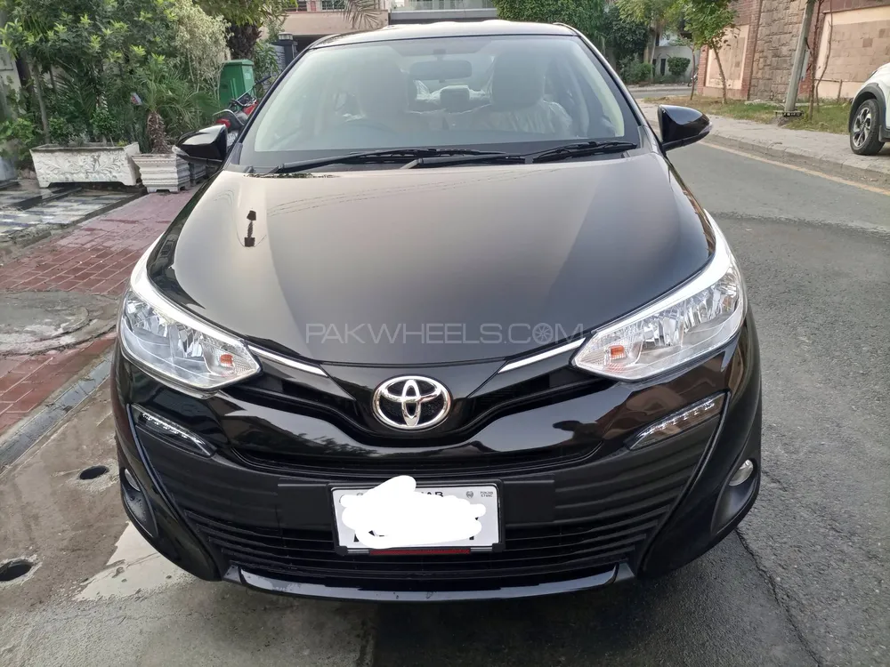 Toyota Yaris Sedan 2022 for Sale in Lahore Image-1