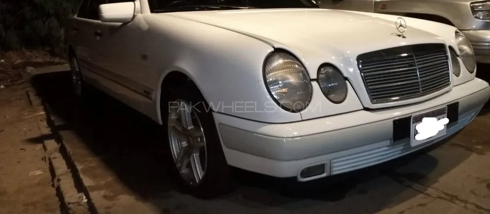 Mercedes Benz E Class 1999 for Sale in Peshawar Image-1