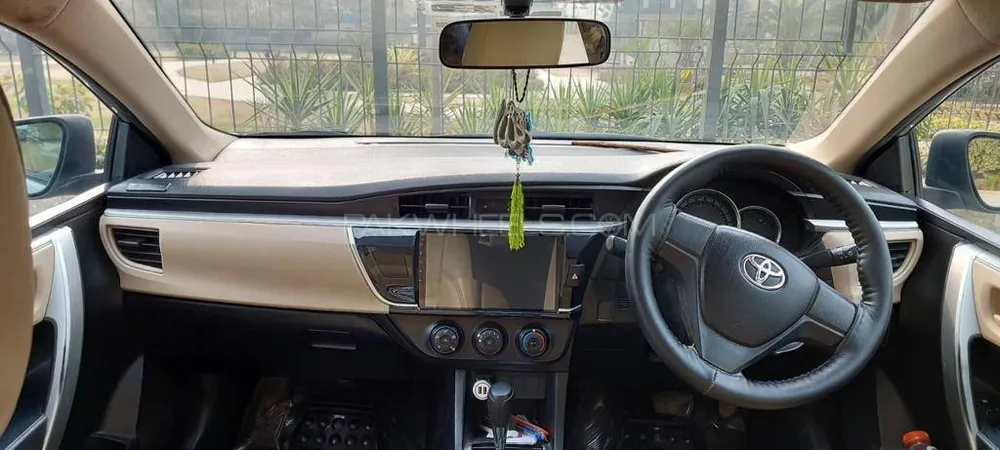 Toyota Corolla 2016 for Sale in Lahore Image-1