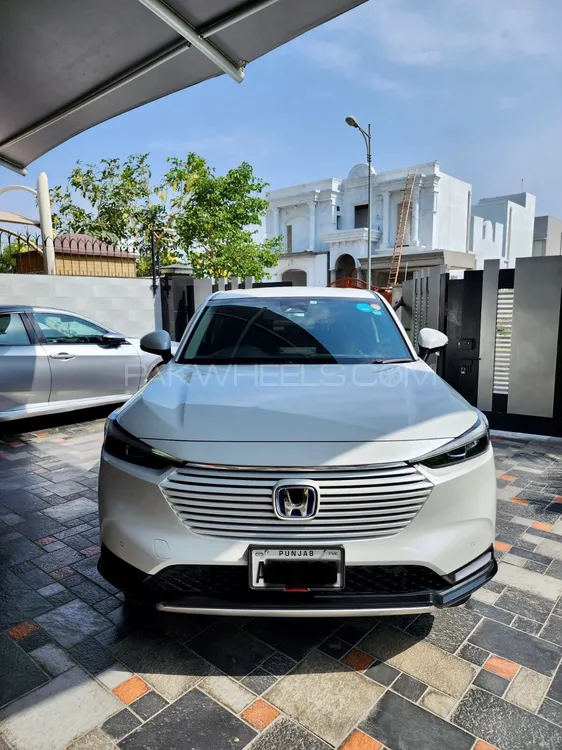Honda Vezel 2021 for Sale in Lahore Image-1