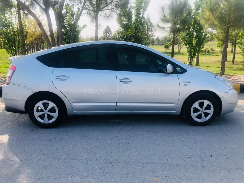 Toyota Prius 2007 for Sale in Swat Image-1