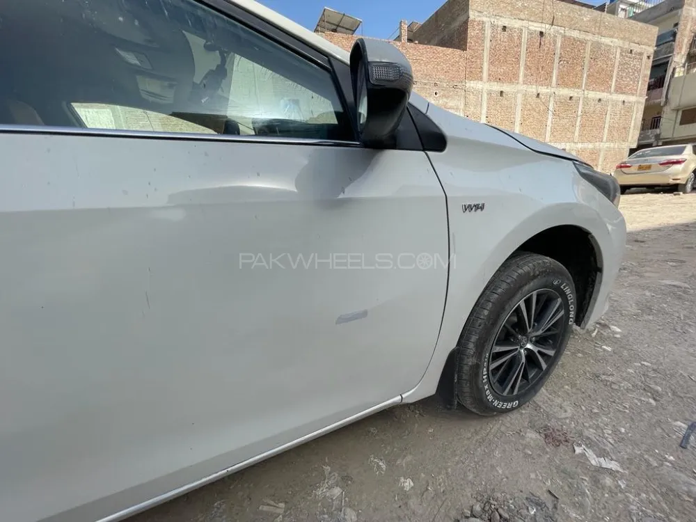 Toyota Corolla 2016 for Sale in Karachi Image-1