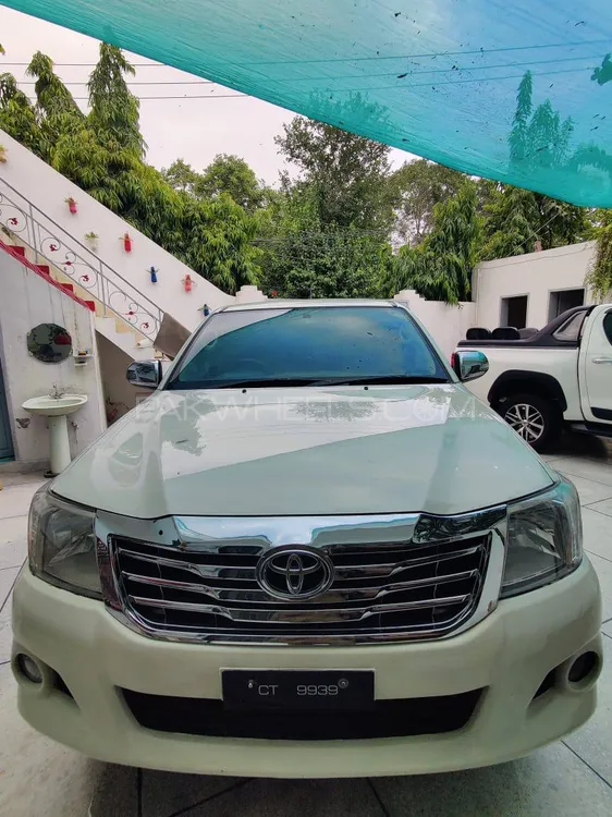 Toyota Hilux 2012 for Sale in Lahore Image-1