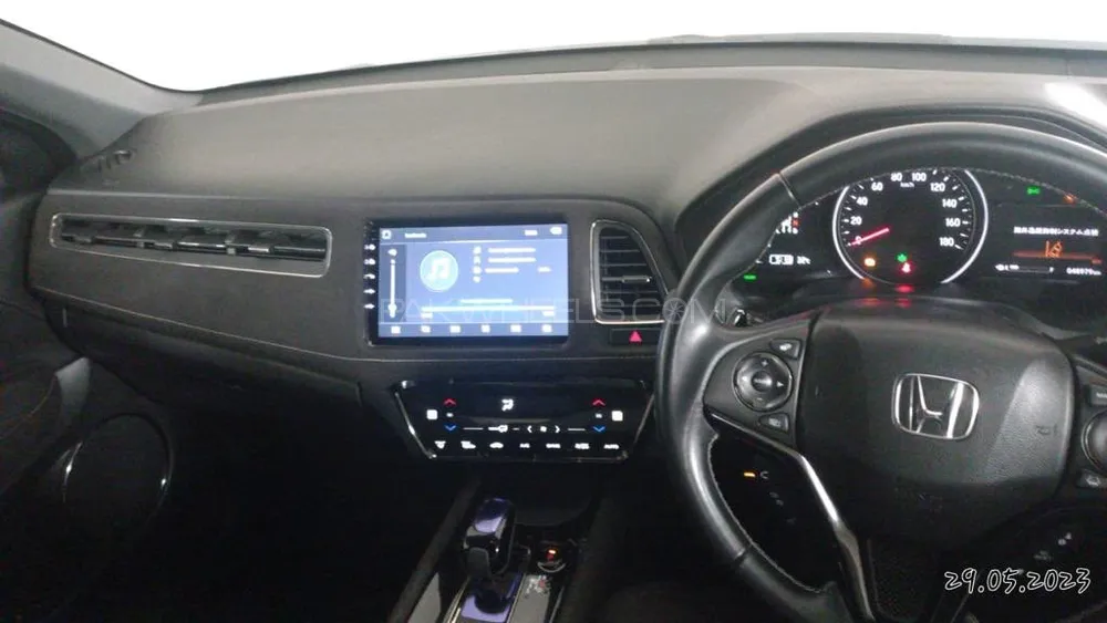 Honda Vezel 2016 for Sale in Faisalabad Image-1