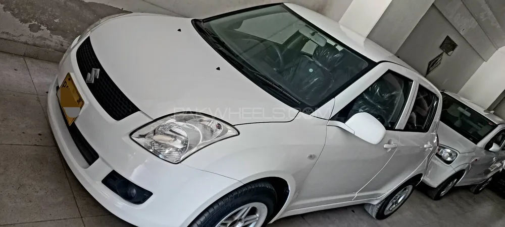 Suzuki Swift 2015 for Sale in Karachi Image-1