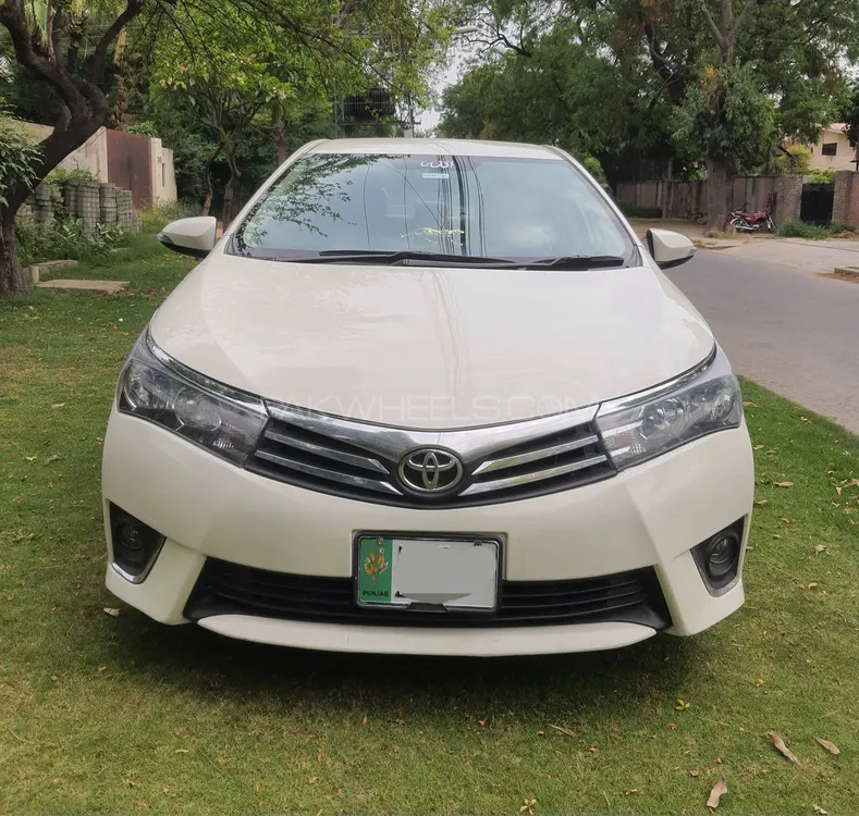 Toyota Corolla 2015 for Sale in Lahore Image-1
