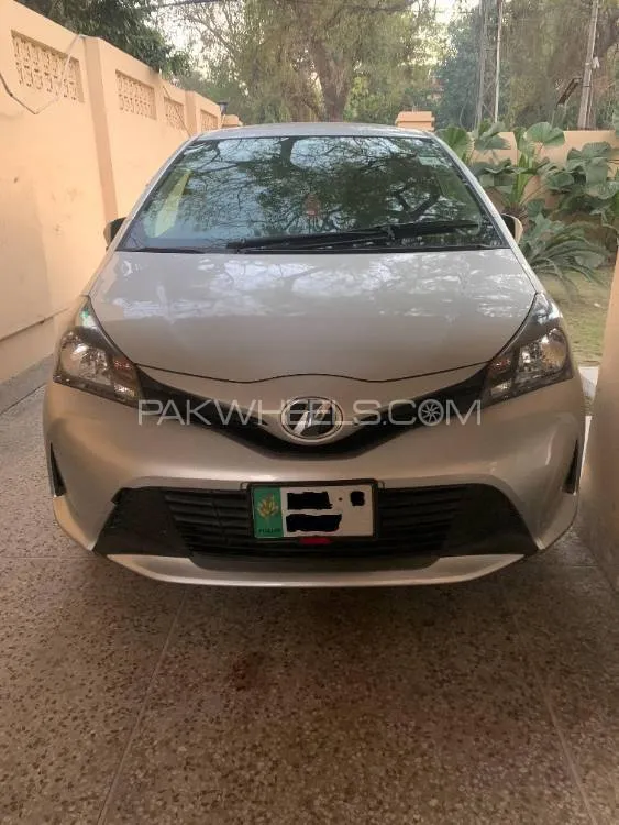 Toyota Vitz 2014 for Sale in Lahore Image-1